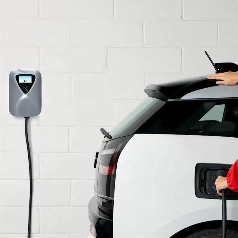 Mobilna ładowarka do akumulato – Car Charger recenzja i cena