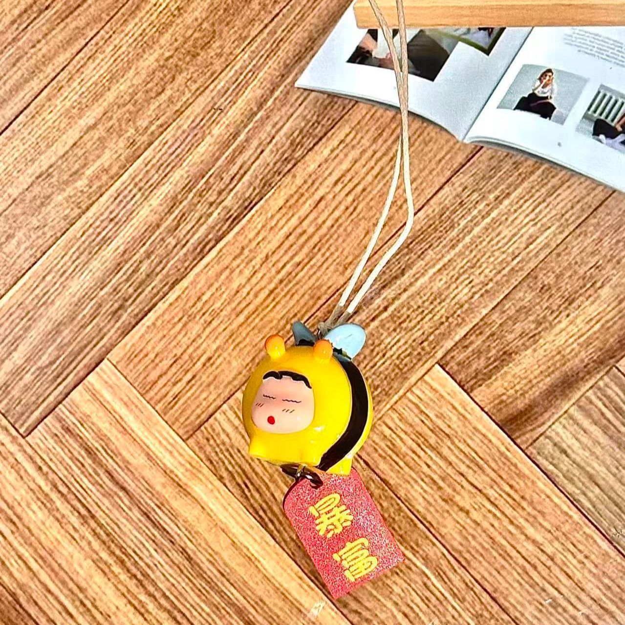 Figurka Crayon Shin-chan Bee C – Car Mirror recenzja i cena
